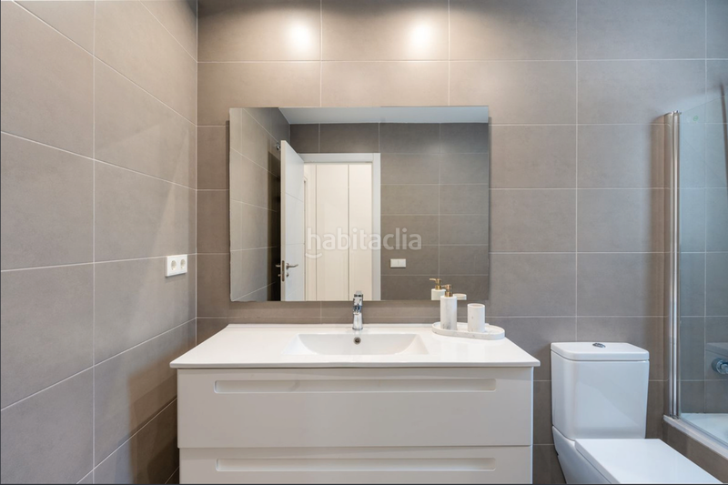 Foto b83ec35c-e97c-4f5e-809d-5a104dddbccd. Alquiler apartamento  casi nuevo a estrenar en la milla de oro, en Marbella