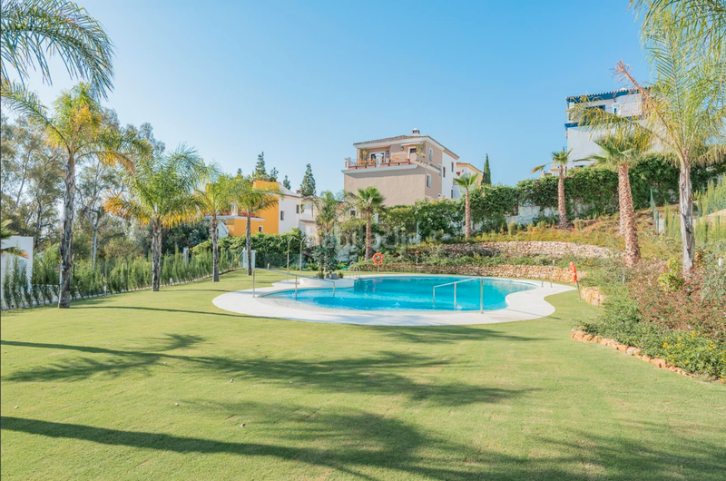 Foto d5e5cf04-3125-44f7-9626-c2cc10766f26. Miete appartement mit parking pool in lomas de Marbella club Marbella