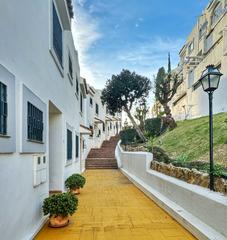 Casa adossada a Puerto Banús. ¡oportunidad única para inversores! casa adosada con jardín, ter