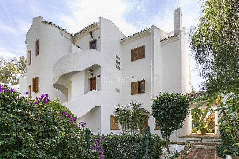 Foto 4d825498-36ed-4240-89a1-fdba04e7fd98. Pis amb aparcament piscina a Los Naranjos Marbella