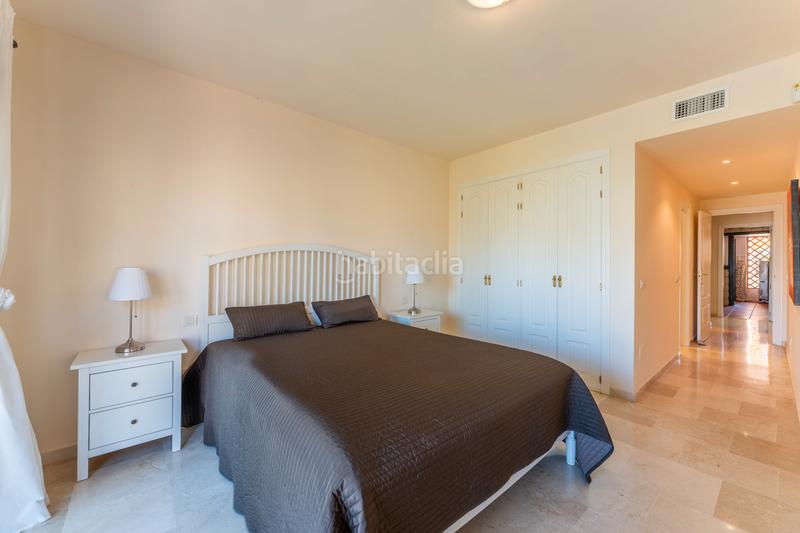 Foto 020bb57e-8e9c-4a84-9a2e-5b69f5ecd093. Location appartement avec parking dans Nueva Atalaya Estepona