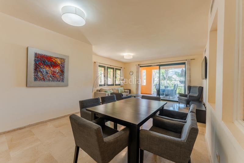 Foto 0f19c014-f9b8-4d24-837c-10bccc457300. Miete appartement mit parking in Nueva Atalaya Estepona
