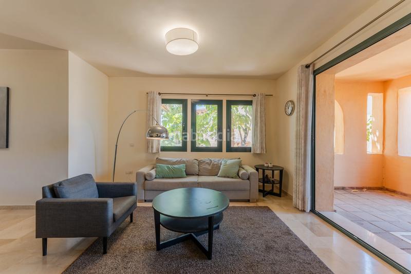 Foto 489b525e-2999-49bc-8d36-49ba9dc4838a. Miete appartement mit parking in Nueva Atalaya Estepona