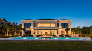 Chalet à Benahavís pueblo. Exquisite mediterranean villa: luxury living in benahavis