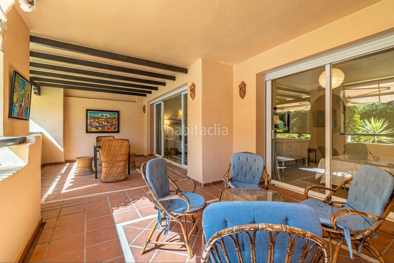 Foto 4abce38b-13e8-42db-a70e-c2e4abe4d565. Apartament amb aparcament piscina a Las Lomas de Río Verde Marbella