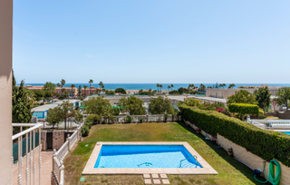 Chalet à Calle los hibiscus 10. Fabulosa villa con vistas al mar en la cala de mijas