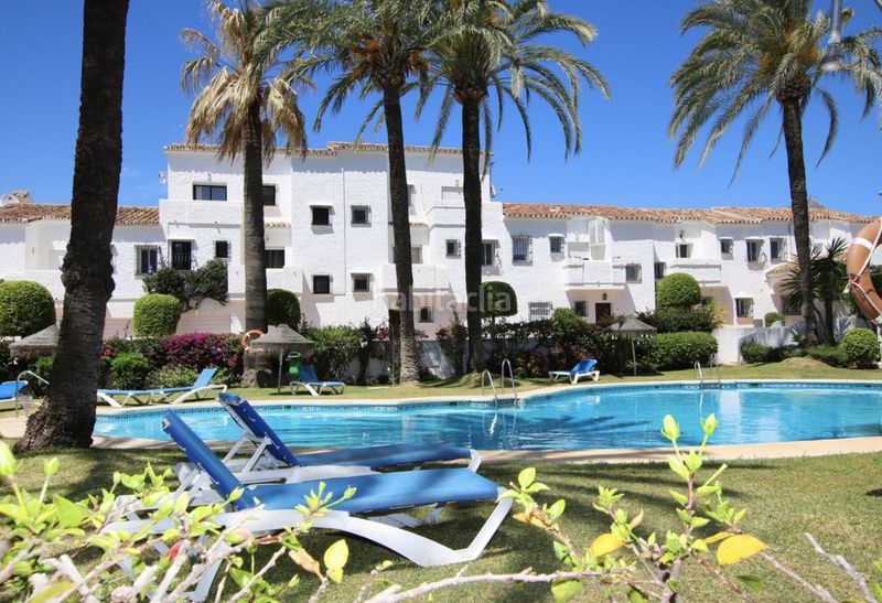 Foto 16f32af0-74a3-4977-b075-1da9533b76ec. Casa adossada amb xemeneia piscina a Las Brisas Marbella