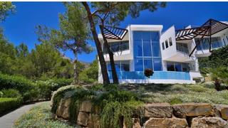 Rent Semi detached house  Calle verdi. Lujosa casa adosada en sierra blanca