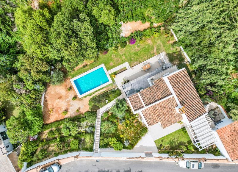 Foto 2333a687-cea9-4f61-bc9a-cd238b396c99. Xalet amb calefacció aparcament piscina a El Rosario - Ricmar Marbella