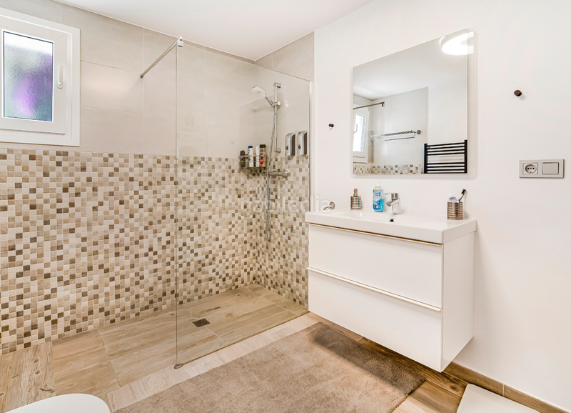 Foto 616b5fb2-65df-4ba5-9f32-f9d65f8f5a3b. Xalet amb calefacció aparcament piscina a El Rosario - Ricmar Marbella