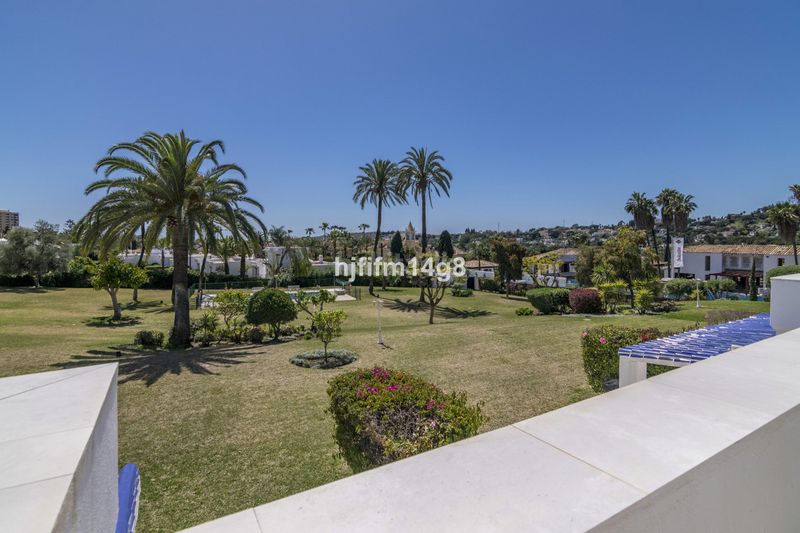 Foto 13096bae-e96a-41c4-abd2-d7c3956dce62. Apartamento en arrabal aloha golf 91 apartamento planta media en nueva andalucía en Marbella