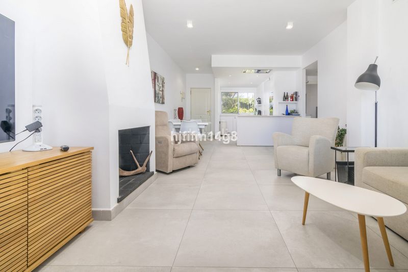 Foto 4b515ac5-7072-40d1-93b2-3876840ea1b8. Apartamento en arrabal aloha golf 91 apartamento planta media en nueva andalucía en Marbella