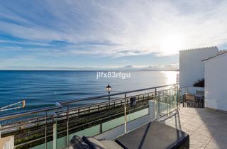 Maison à Calle trajano 4. Bungalow 5 dormitorios y una vista privilegiada en estepona