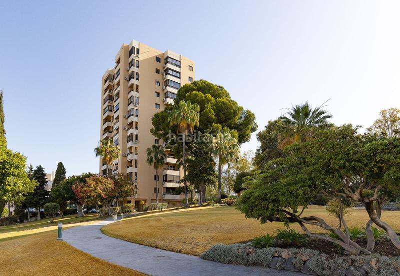 Foto 3d070aaa-d258-40e7-99e5-313c2a7d1554. Apartamento en calle auriga 6 apartamento en planta alta en aloha en Marbella