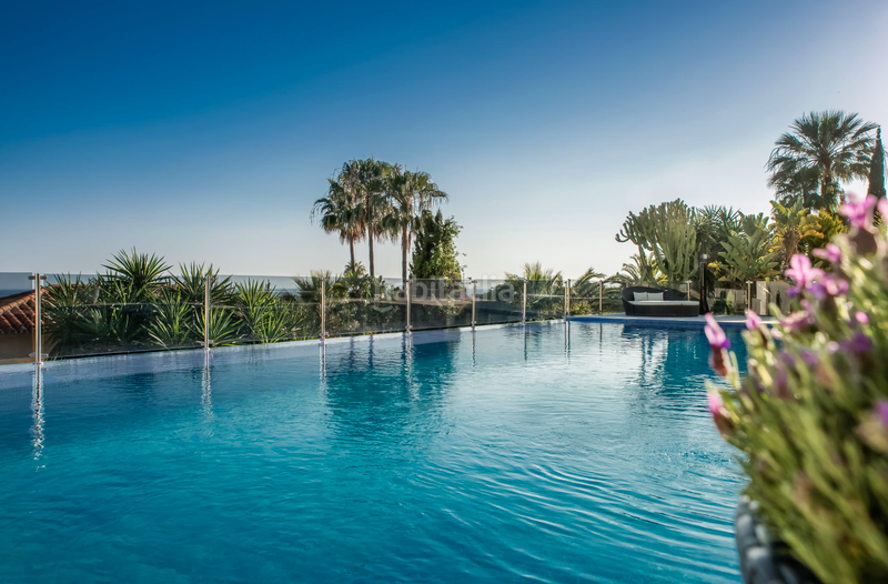 Foto 0aad527c-4f50-4dad-9bfd-f73ff7d52cdf. Xalet amb aparcament piscina a Elviria Marbella