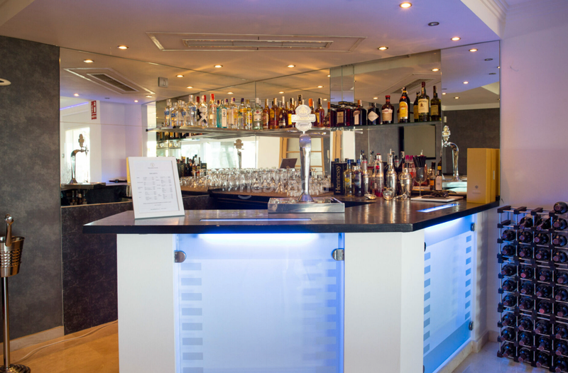 Foto 1492d15c-1f81-4e23-8195-bfce6caa9e33. Xalet amb aparcament piscina a Elviria Marbella