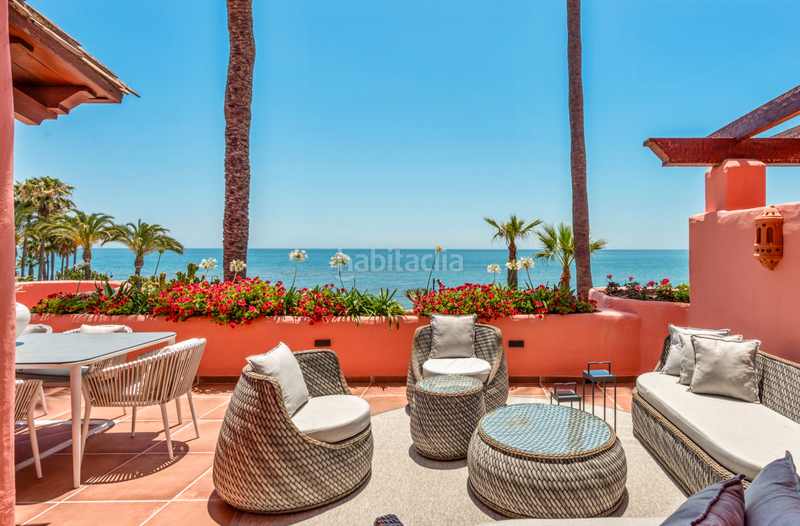Foto 7a51d7ab-c234-4859-9fd8-69890f597bc6. Piso precioso apartamento en primera línea de playa en new golden mile, en Estepona
