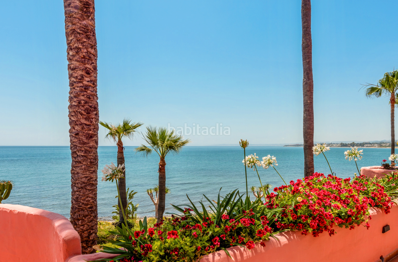 Foto 8398a30b-295d-4616-8503-e177c5fada58. Piso precioso apartamento en primera línea de playa en new golden mile, en Estepona