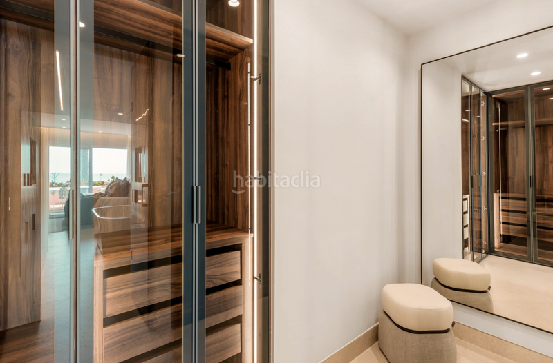 Foto a232de19-ec87-4e70-92d2-8dc6c30b9169. Piso precioso apartamento en primera línea de playa en new golden mile, en Estepona