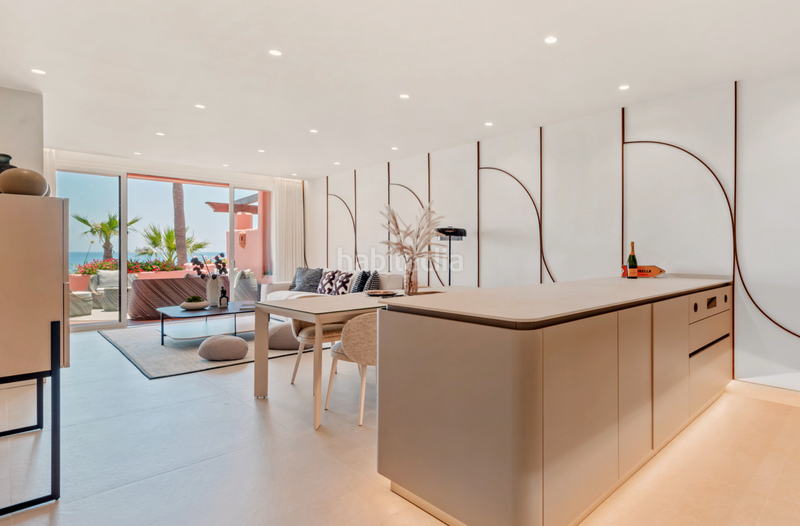Foto aafdc3da-9b36-4cd6-b9f4-c1e3e0428b7c. Piso precioso apartamento en primera línea de playa en new golden mile, en Estepona