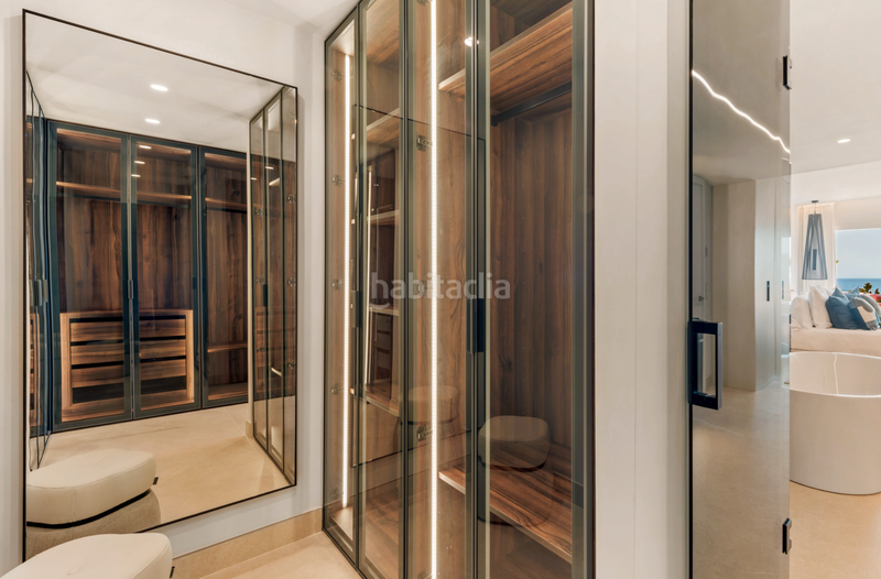 Foto cc2cf912-930d-4c05-8461-ea0e6768fb98. Piso precioso apartamento en primera línea de playa en new golden mile, en Estepona
