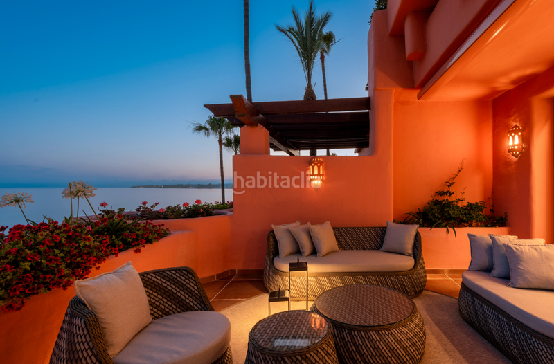 Foto d99aca61-0ed3-4bfb-9e20-5081764fd9d2. Piso precioso apartamento en primera línea de playa en new golden mile, en Estepona