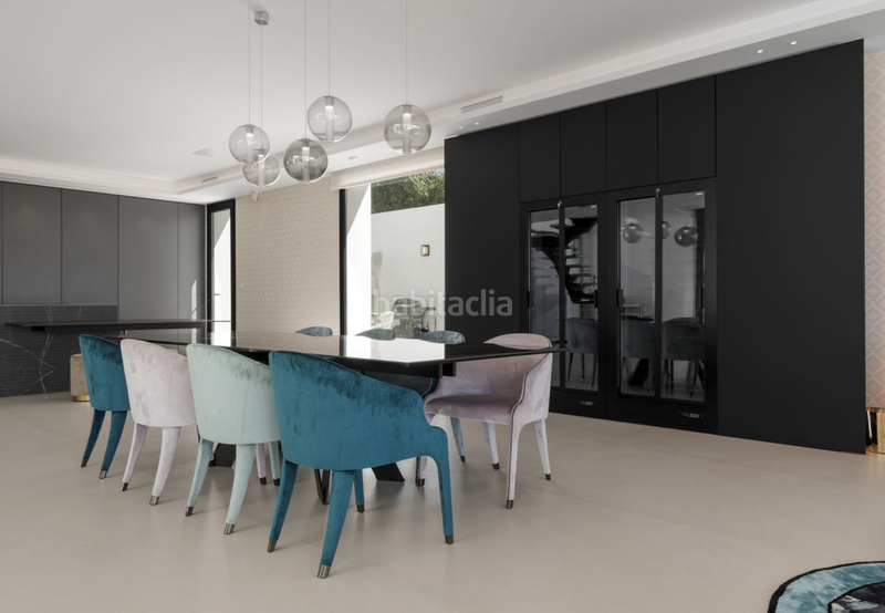 Foto 249f7a4f-772b-4545-b7cd-96e0fbe8e1d1. Chalet impresionante villa en venta en paraiso alto benahavis en Estepona