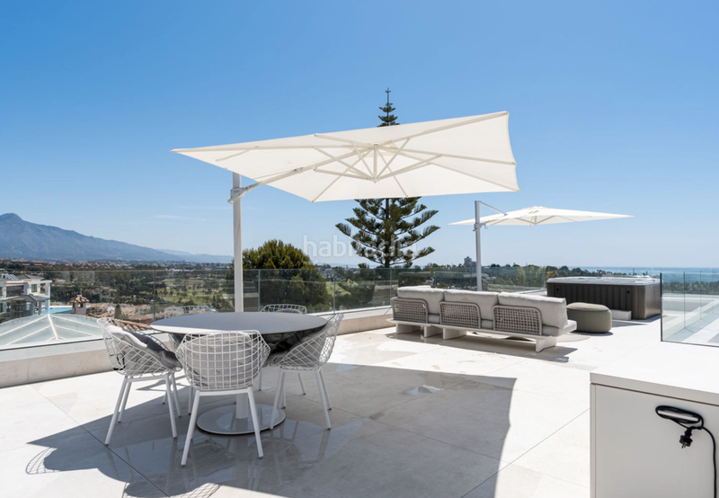 Foto 5c07fc14-d6ce-4fef-8c45-a8f686b6a67a. Chalet impresionante villa en venta en paraiso alto benahavis en Estepona