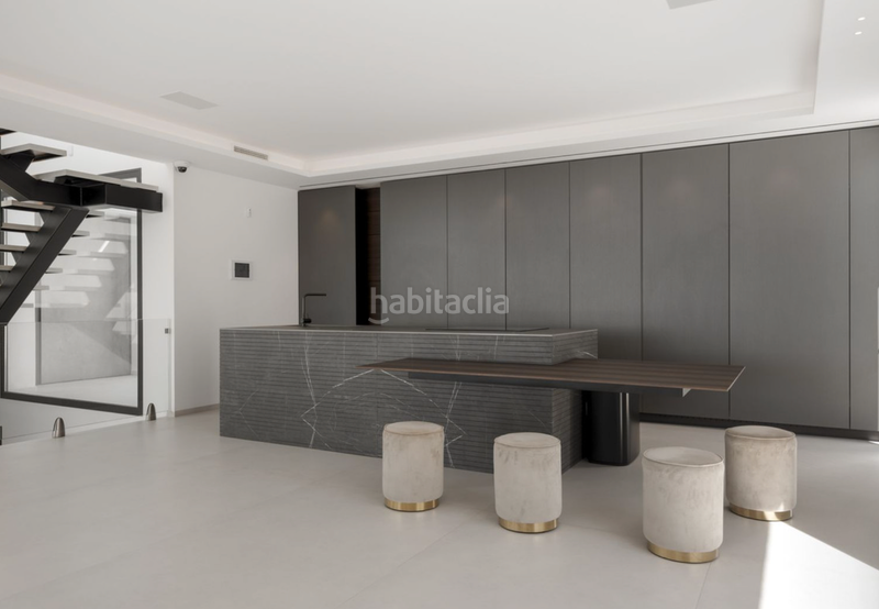 Foto 70428468-3659-4136-bfe4-b7643f3b4a15. Chalet impresionante villa en venta en paraiso alto benahavis en Estepona