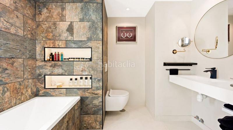 Foto e2a97cd2-156b-41b9-af82-5e0e003b2247. Xalet amb xemeneia piscina a Aloha Marbella