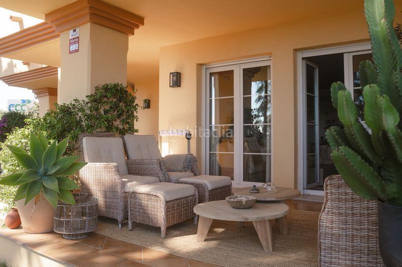 Foto 60d90397-6028-4cf7-8d49-cb53bf80a00e. Apartamento  planta baja nueva andalucia en Marbella