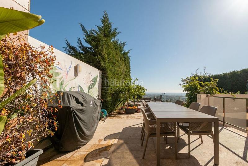 Foto 2a6601e4-6e0c-4d57-b051-2d6b8867c3e4. Casa bifamiliare con camino piscina in Benahavís pueblo Benahavís