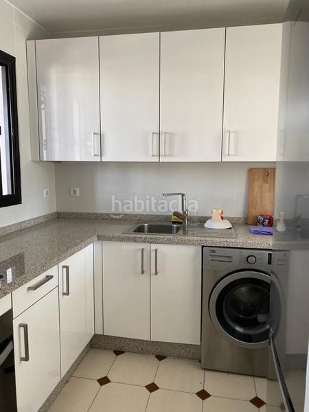 Foto 8e959bed-ab04-4400-bab1-9d9f5c903c61. Location appartement dans avenida de la playa 27b dans Estepona