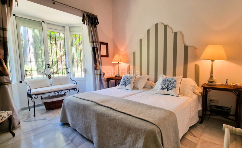 Foto 2d800ac6-3e9b-4ea7-9256-ca84df46e745. Xalet amb aparcament piscina a Los Naranjos Marbella