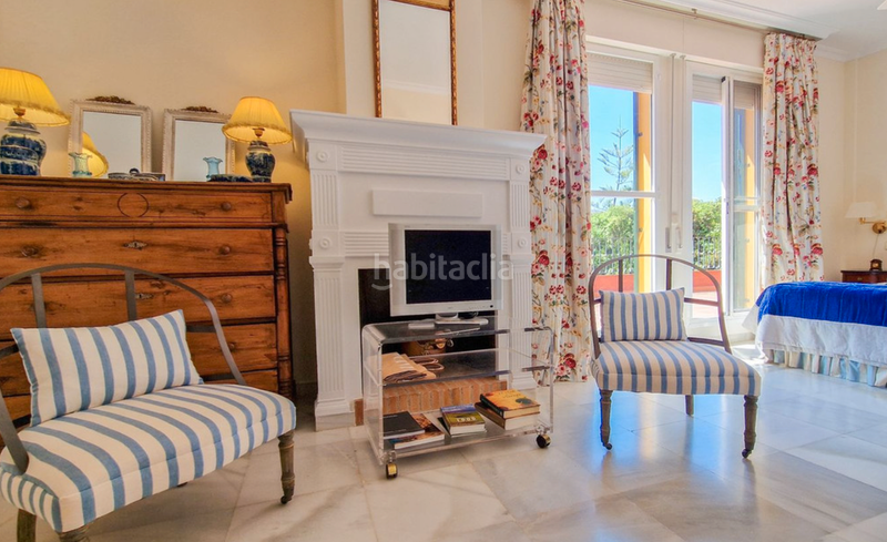 Foto 3196d53d-a2e6-49cf-8d92-7e3596cc43f9. Xalet amb aparcament piscina a Los Naranjos Marbella