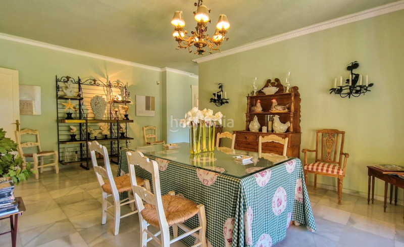 Foto 55945282-1e4d-41a5-b6a3-4ba7d6dd38c3. Xalet amb aparcament piscina a Los Naranjos Marbella