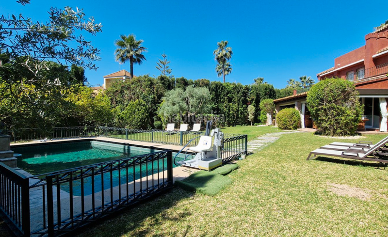 Foto 67378b38-278c-4512-8252-0a8c918595b1. Xalet amb aparcament piscina a Los Naranjos Marbella