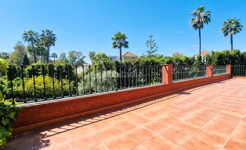 Foto c3d3ec38-6cea-4ca7-971e-4aa3d0259ba0. Xalet amb aparcament piscina a Los Naranjos Marbella