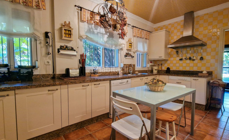 Foto cd68e58d-fb23-4542-b0a8-dab86ac3dcfa. Xalet amb aparcament piscina a Los Naranjos Marbella