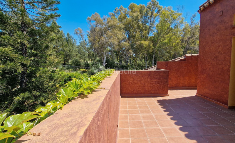 Foto df7cf95f-42c3-4297-bd59-6ec127d3f04b. Xalet amb aparcament piscina a Los Naranjos Marbella