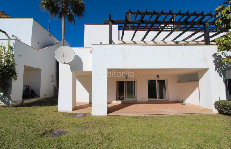 Foto 054607f0-2e42-4282-860d-6fb3e2e5aec0. Towny house in calle sand 52 in Santa Clara Marbella