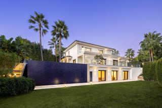 Xalet  Urbanizacion n andalucia 4h. Villa de lujo en nueva andalucía - villa aura