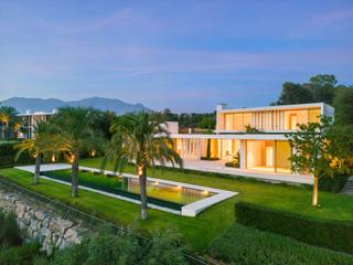 Casa  Plaza españa. Un oasis de lujo y confort - golfside villa 8
