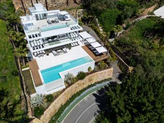 Chalet  Urbanizacion el herrojo. Moderna villa en la espectacular la quinta - villa elena