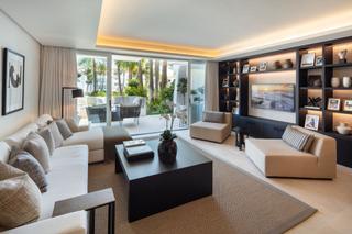 Appartement à Conjunto jardín andaluz 15. Apartamento de lujo en puente romano - jacinto 12