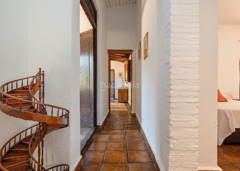 Foto 06d4fd34-c70d-461c-9c66-fe31e4f2ba6e. Chalet in avenida la moraleda 5 in Benahavís pueblo Benahavís