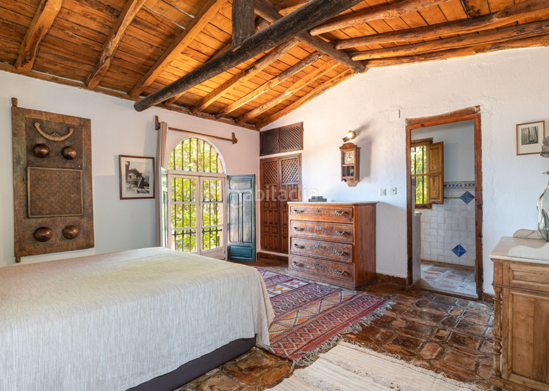 Foto 1c20f790-e862-4c86-a189-d9be45596867. Chalet in avenida la moraleda 5 in Benahavís pueblo Benahavís