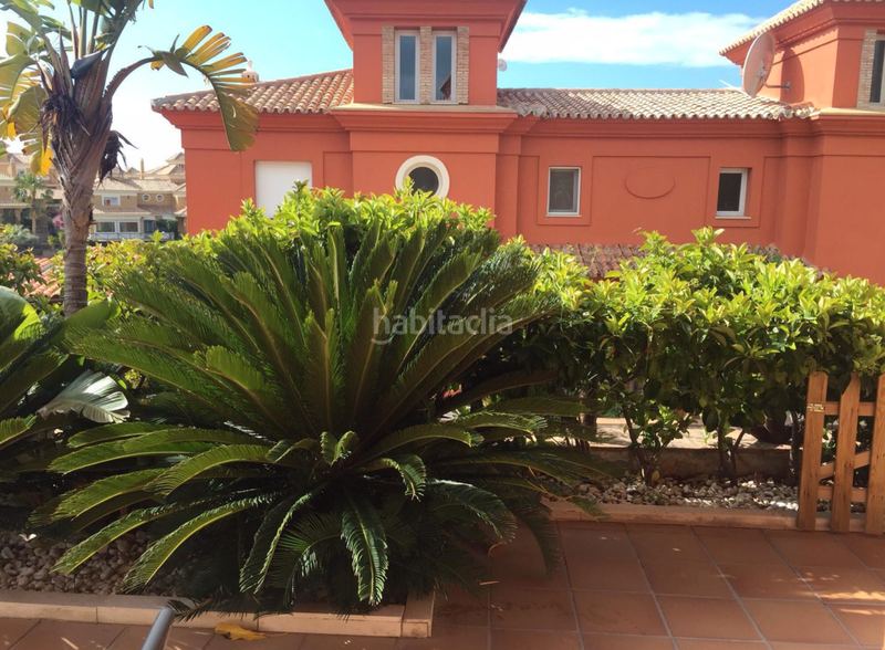 Foto 0a52a747-46e9-4cad-a206-ff23d5830f85. Semi detached house in calle sand 52 in Santa Clara Marbella