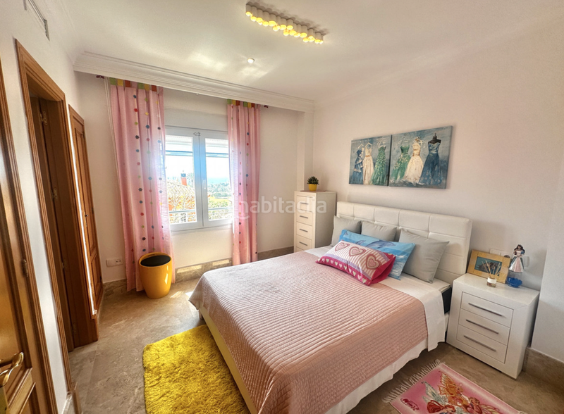 Foto 4bfa2c22-e068-4ea2-a42b-e38c952a0fc0. Semi detached house in calle sand 52 in Santa Clara Marbella