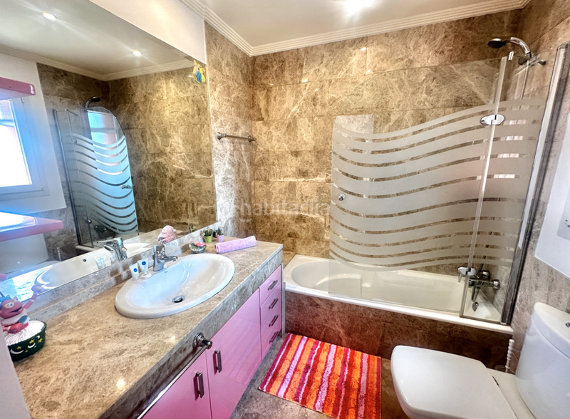 Foto 77a905b0-5b95-4bc2-8926-53c9a1d7fef9. Semi detached house in calle sand 52 in Santa Clara Marbella